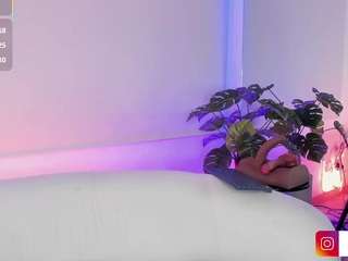 riley-pride camsoda stream image