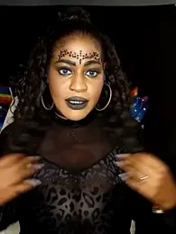 AmazonianMistress stripchat stream image