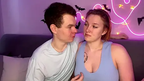 julielourens stripchat stream image