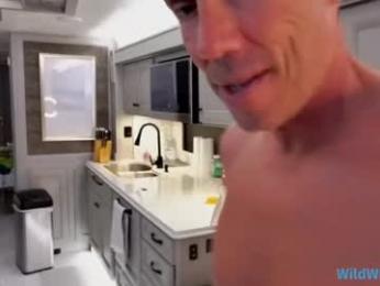 wildwifebarbie chaturbate stream image