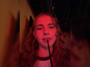 VikkiExtraCheese bongacams stream image