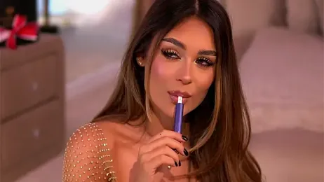 YasmineShaw stripchat stream image