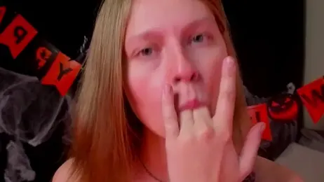 QueenieClagg stripchat stream image