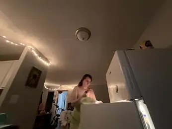 Snowbunnycake_131 stripchat stream image