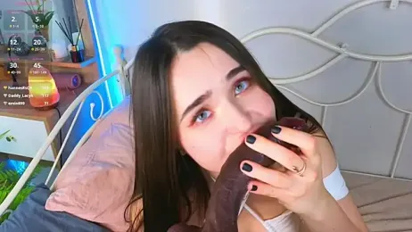 KateBleare stripchat stream image