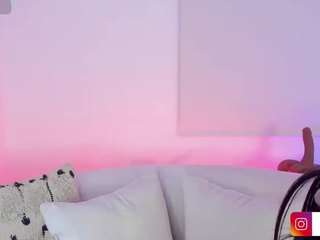 riley-pride camsoda stream image