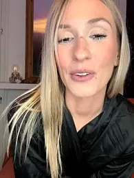 lola_tentatiion stripchat stream image