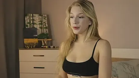 AliceLebel stripchat stream image