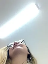 alicee16 stripchat stream image