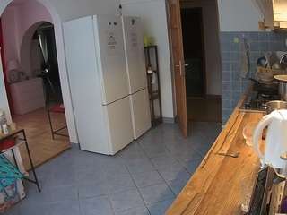 voyeurcam-julmodels-kitchen camsoda stream image