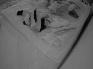 voyeurcam-julmodels-whitebed-1 camsoda stream image