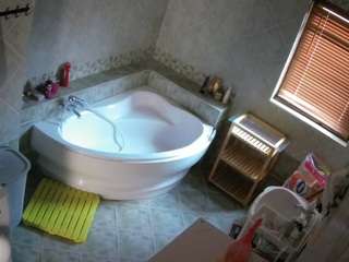 voyeurcam-julmodels-bath-1st-2 camsoda stream image