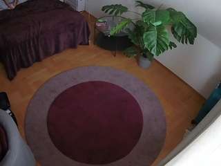 voyeurcam-julmodels-whitebed-5 camsoda stream image