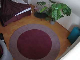 voyeurcam-julmodels-whitebed-5 camsoda stream image