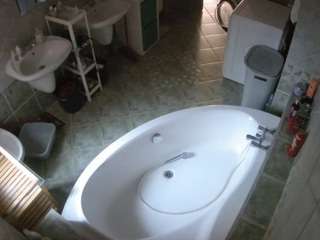 voyeurcam-julmodels-bath-1st-1 camsoda stream image