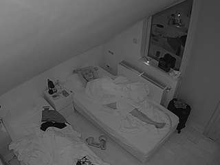 voyeurcam-julmodels-bed-7 camsoda stream image