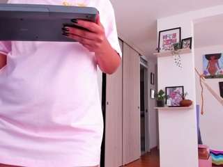 karlyee camsoda stream image