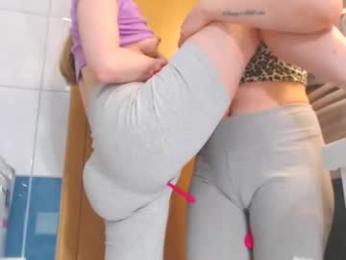 llovers4u2 chaturbate stream image