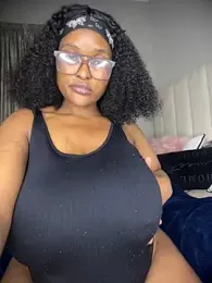 Bustygoddess32 stripchat stream image