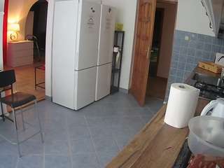 voyeurcam-julmodels-kitchen camsoda stream image