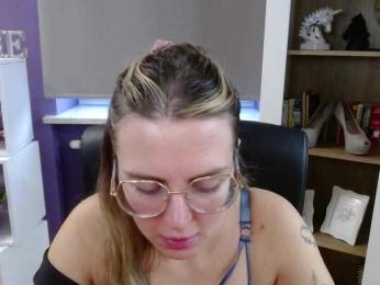 Soft-Zoey bongacams stream image