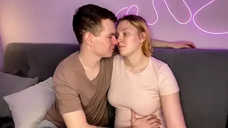 julielourens stripchat stream image