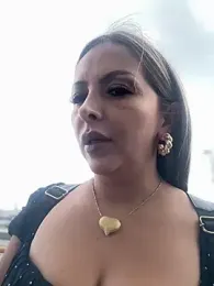 _Abril-Office1 stripchat stream image