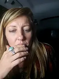 SheIsSomething stripchat stream image