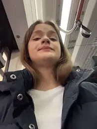 KittyQueeny stripchat stream image