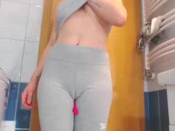 llovers4u2 chaturbate stream image