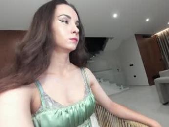 ehotlovea chaturbate stream image