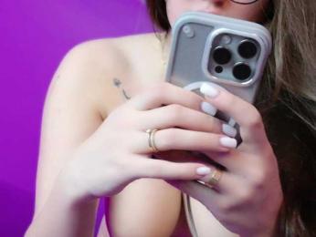 EmilyxJames bongacams stream image