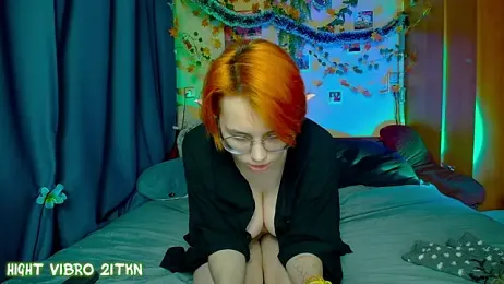 TrickyKitsune stripchat stream image