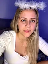 lunawolf21 stripchat stream image