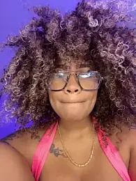 riri_brunnete stripchat stream image