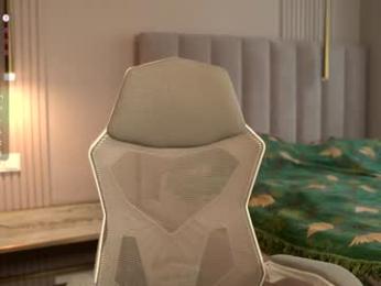 little_poetry chaturbate stream image