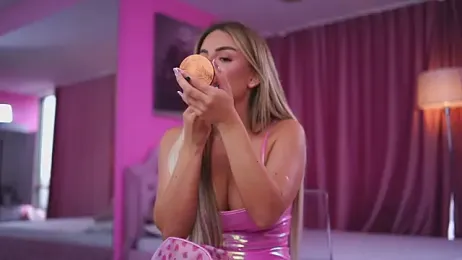 AshleySinn stripchat stream image