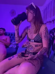 Izy_cute_ stripchat stream image