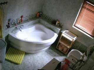 voyeurcam-julmodels-bath-1st-2 camsoda stream image