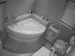 voyeurcam-julmodels-bath-1st-2 camsoda stream image