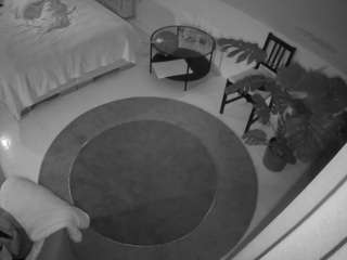 voyeurcam-julmodels-whitebed-5 camsoda stream image