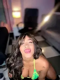 riri_brunnete stripchat stream image