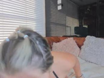 cuteanddesesperate chaturbate stream image