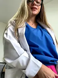 alicee16 stripchat stream image