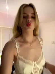 NicoleCut stripchat stream image