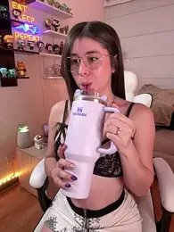 Sharon_07 stripchat stream image