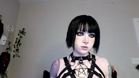 Ivey_Strigoi stripchat stream image