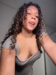 Shara_dreams stripchat stream image