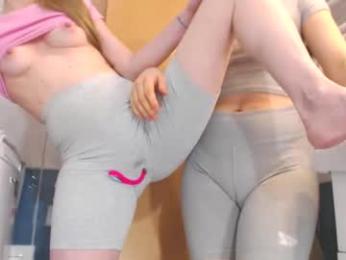 llovers4u2 chaturbate stream image