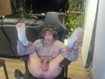 bashful4200 chaturbate stream image